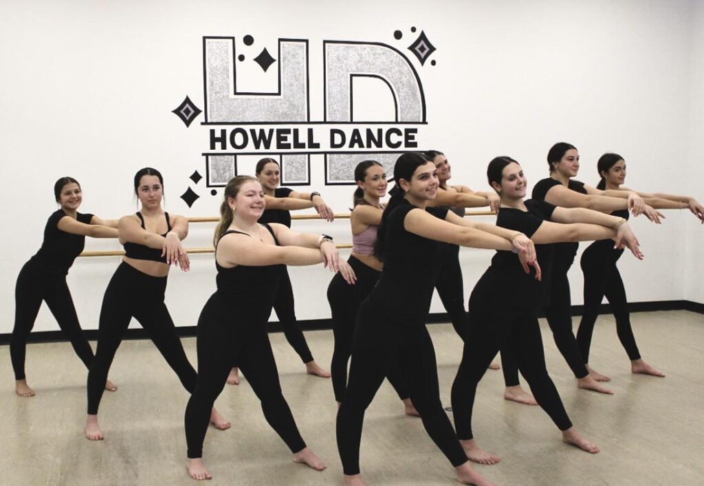 teen jazz dance class